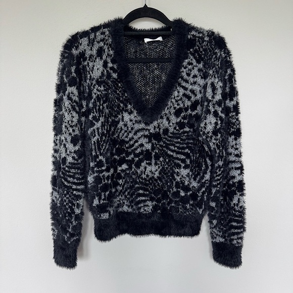 7 For All Mankind Fuzzy Black and Gray V-Neck Sweater size XS - Picture 1 of 13